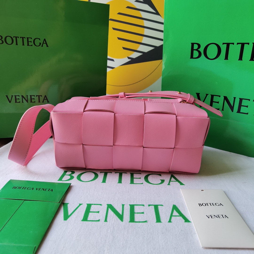 b0tte*a Ven*ta cassette bag-23.5x10x20cm