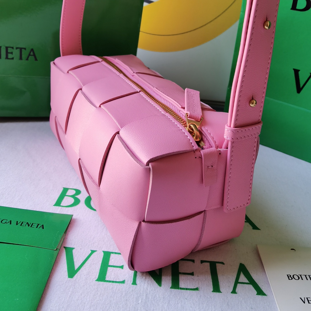 b0tte*a Ven*ta cassette bag-23.5x10x20cm