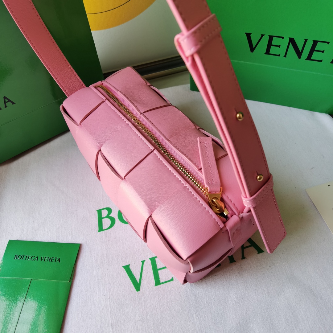 b0tte*a Ven*ta cassette bag-23.5x10x20cm