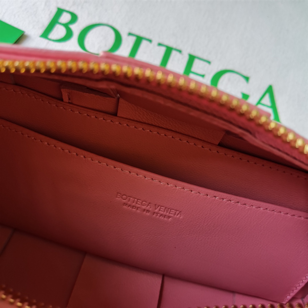 b0tte*a Ven*ta cassette bag-23.5x10x20cm