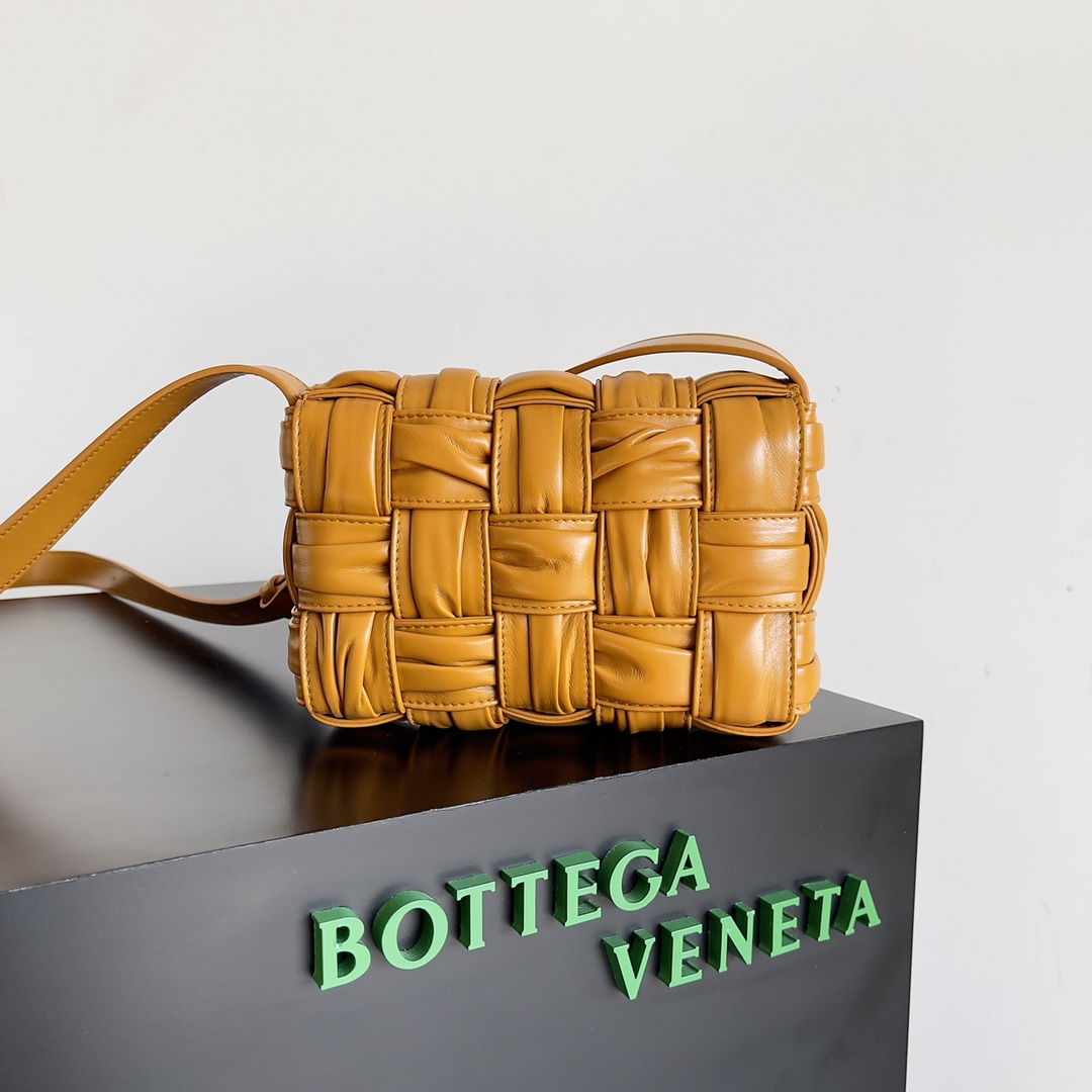 b0tte*a Ven*ta cassette bag-19*4*12cm