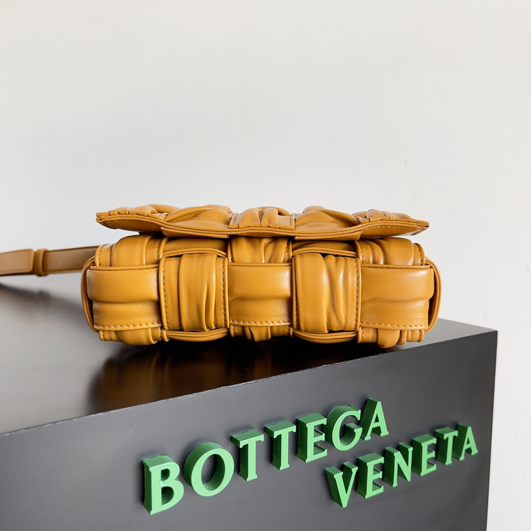 b0tte*a Ven*ta cassette bag-19*4*12cm