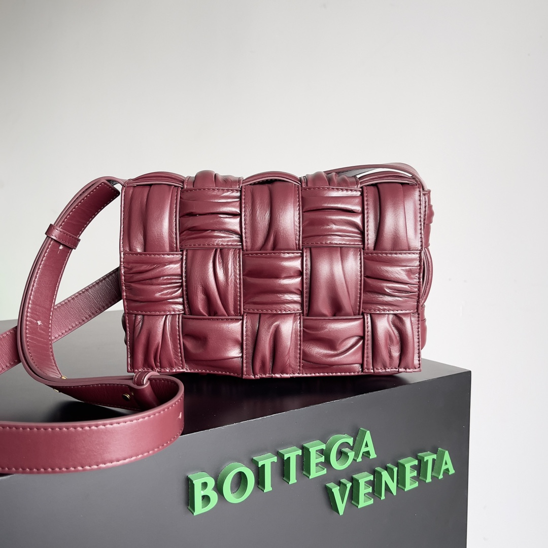 b0tte*a Ven*ta cassette bag-19*4*12cm