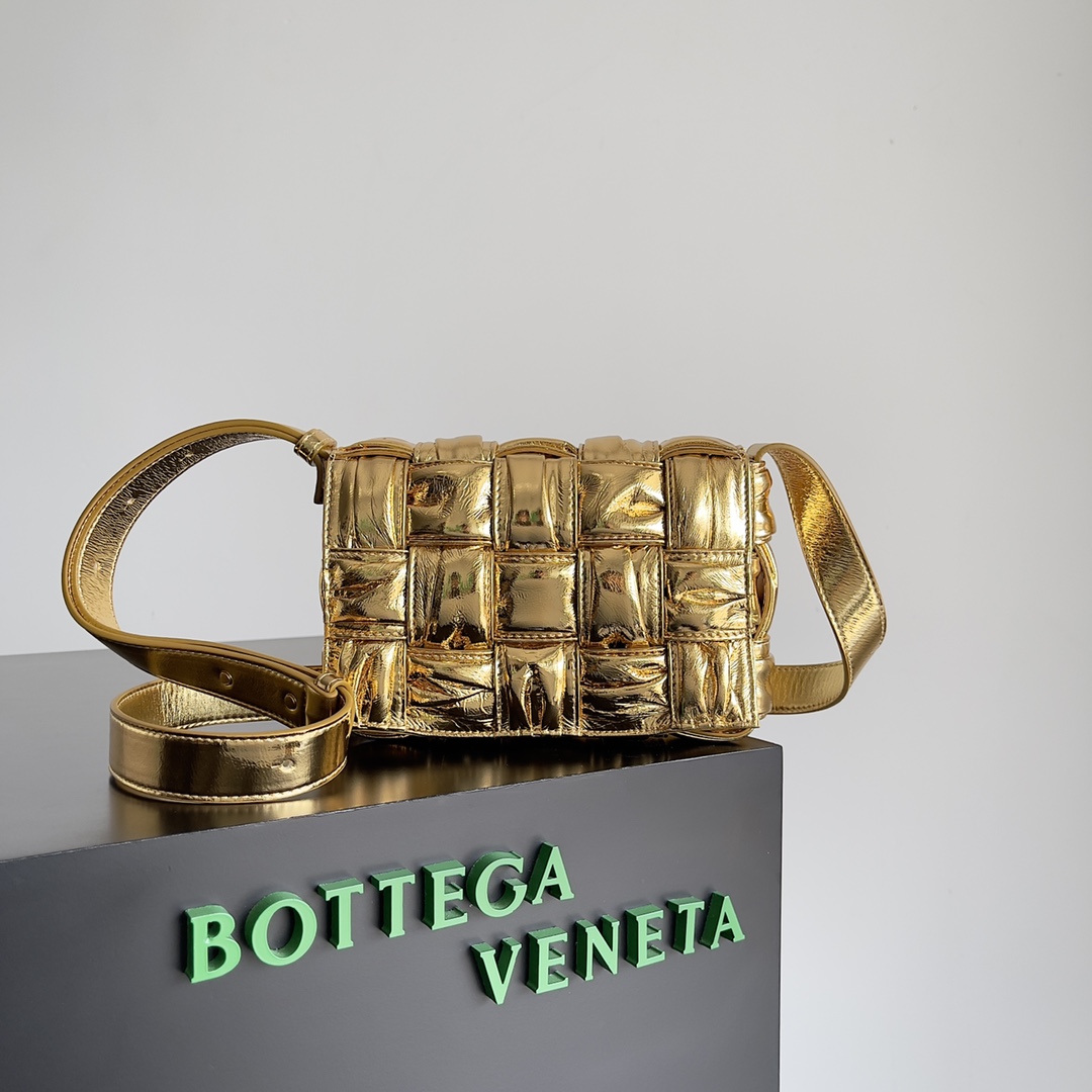 b0tte*a Ven*ta cassette bag-19*4*12cm