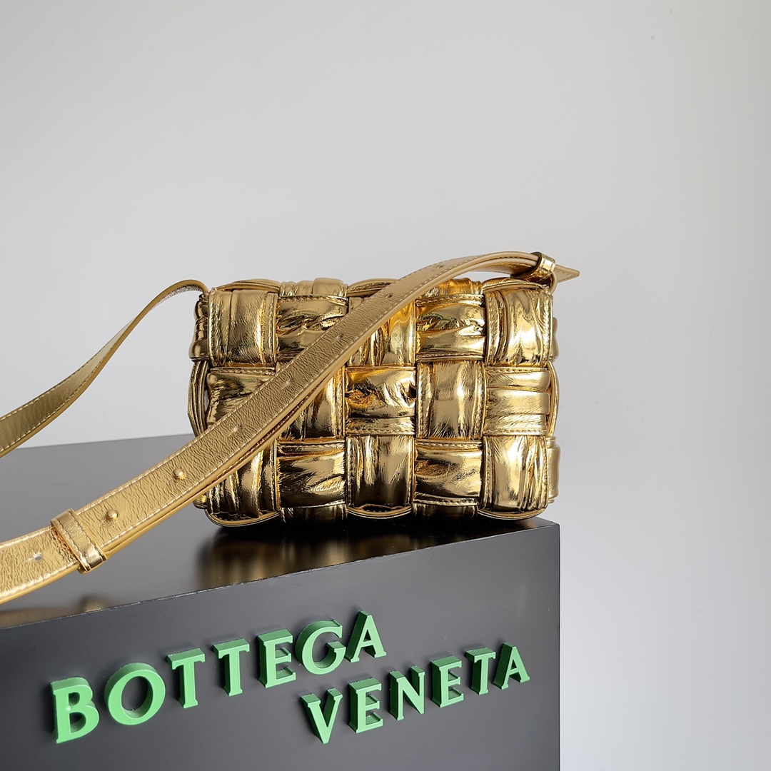 b0tte*a Ven*ta cassette bag-19*4*12cm