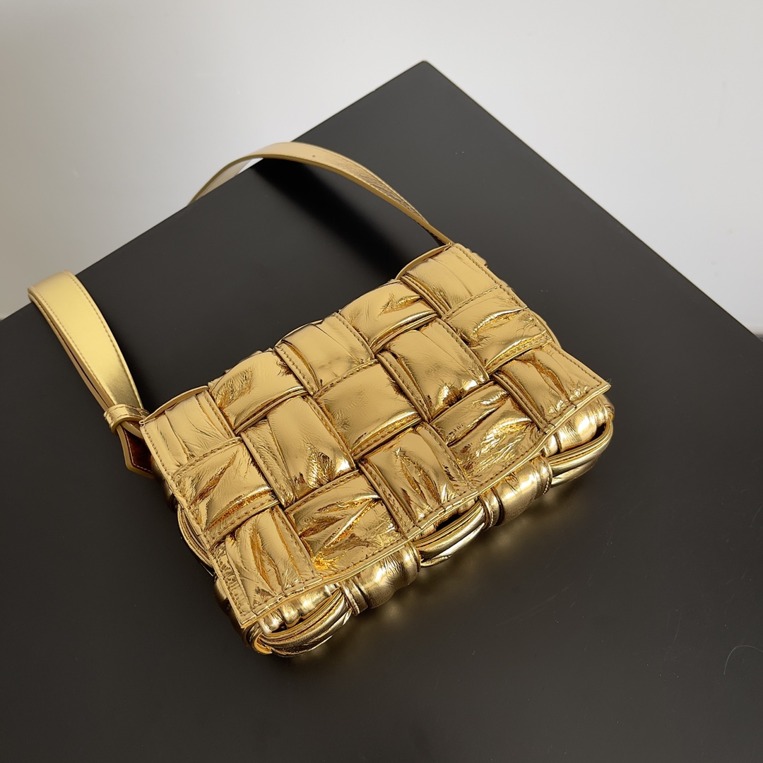 b0tte*a Ven*ta cassette bag-19*4*12cm