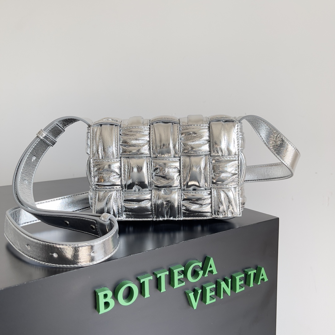 b0tte*a Ven*ta cassette bag-19*4*12cm