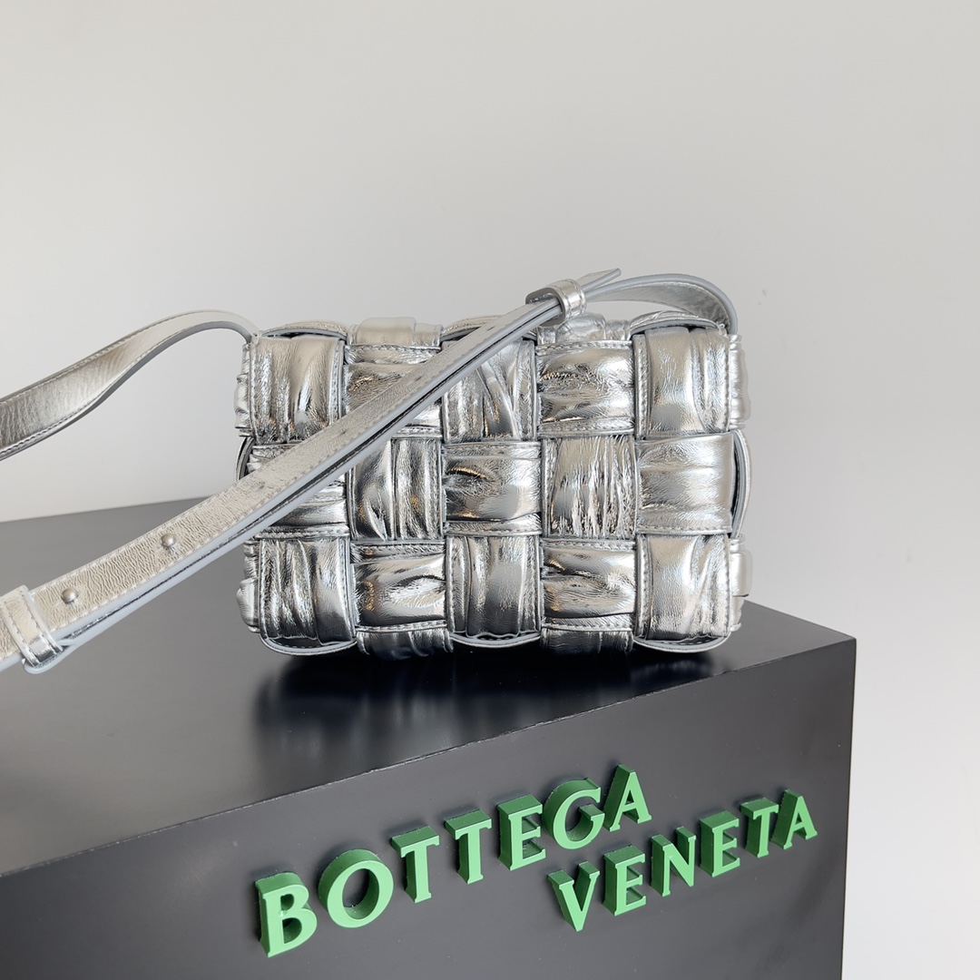 b0tte*a Ven*ta cassette bag-19*4*12cm