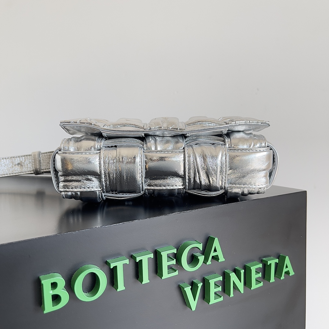 b0tte*a Ven*ta cassette bag-19*4*12cm