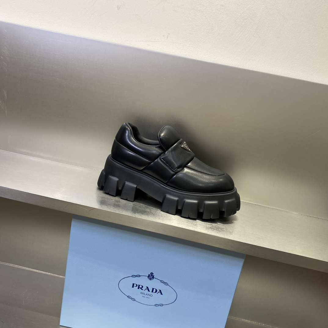 Pra*a boots 2023ss