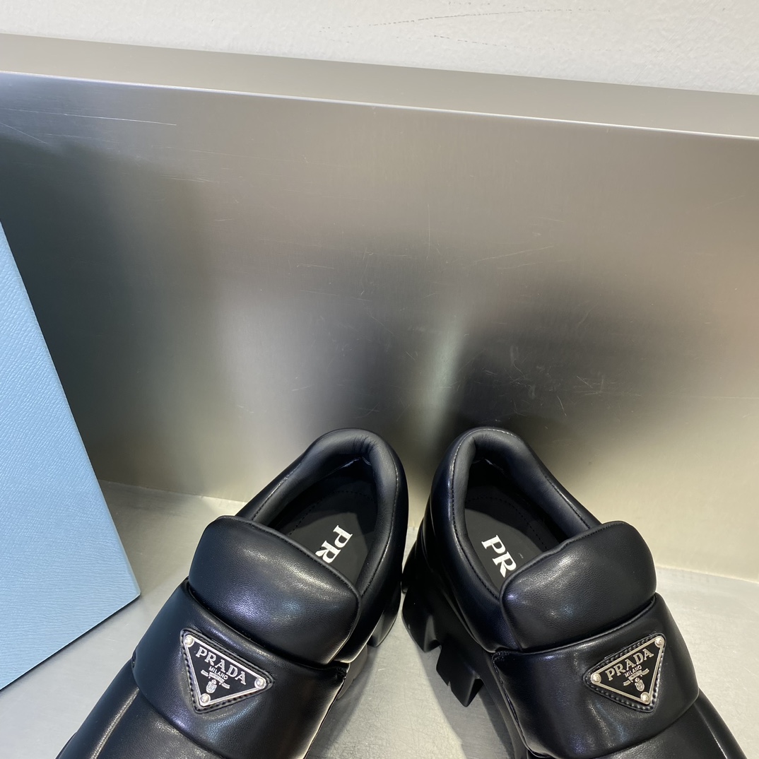 Pra*a boots 2023ss