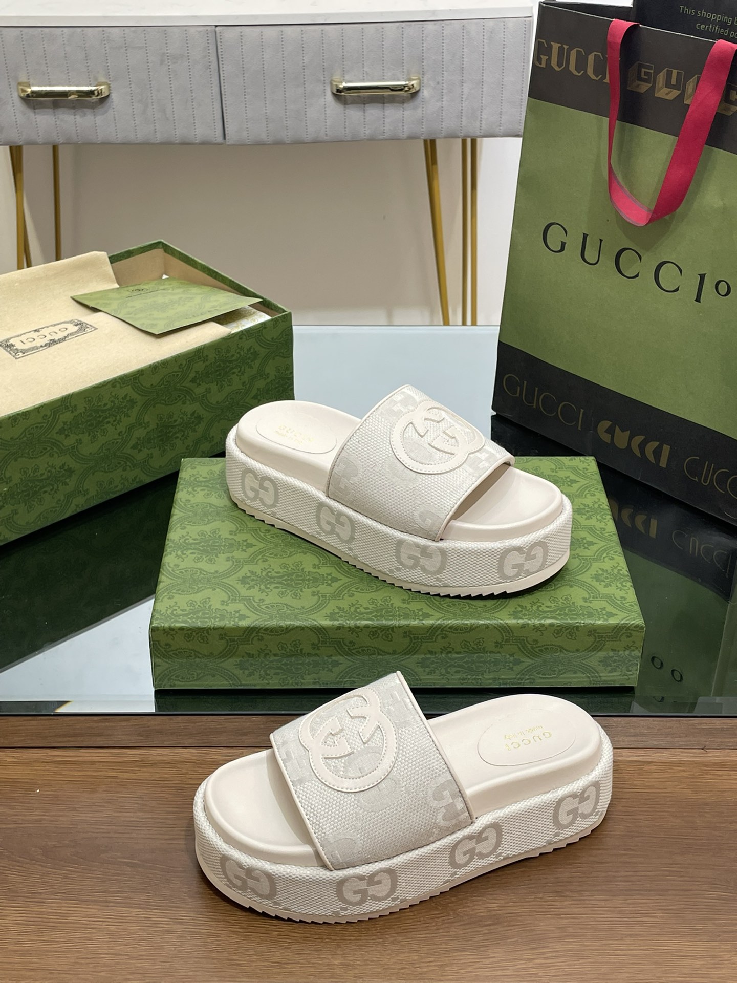 G*u*i slides(size35-43)