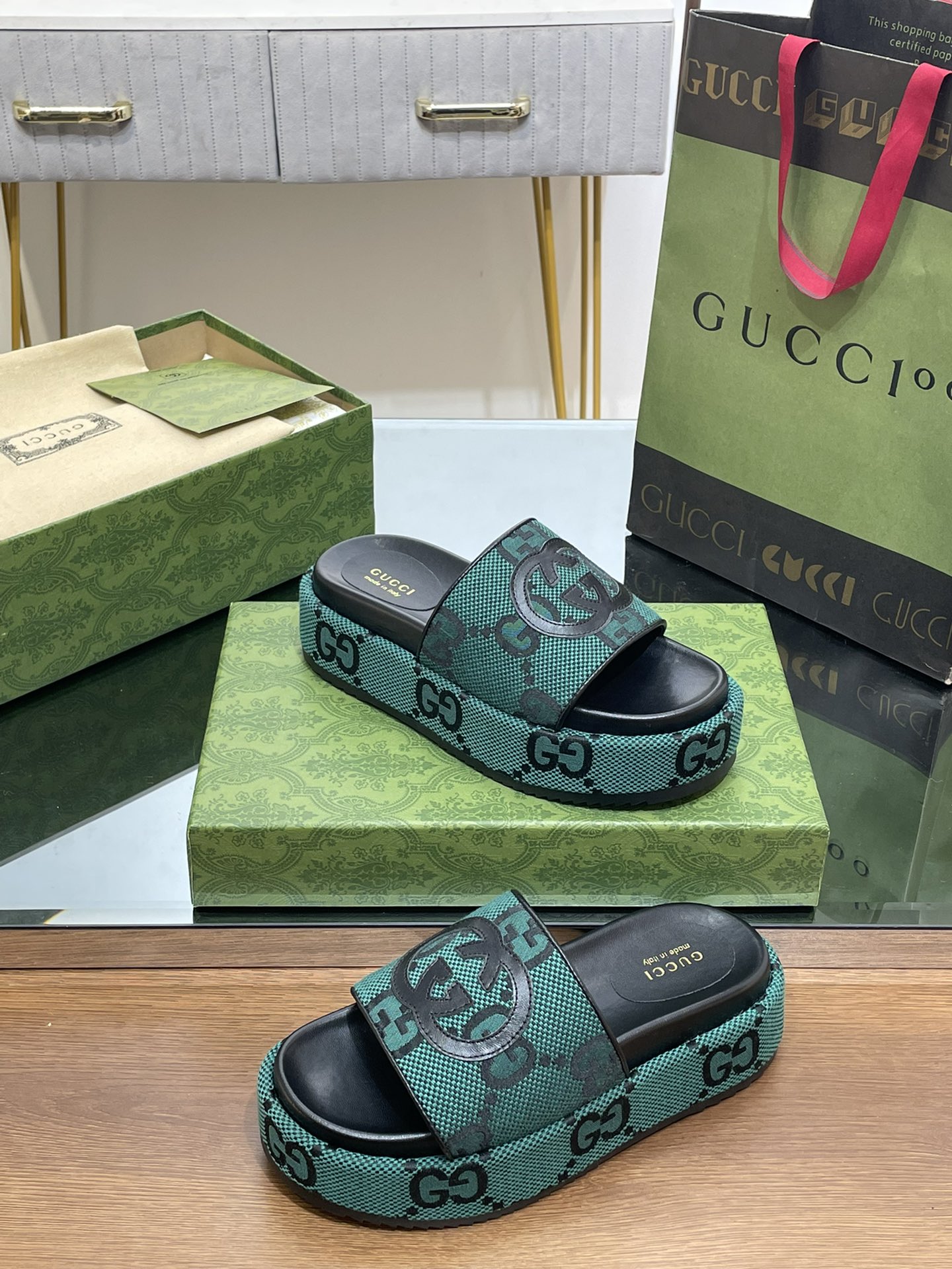 G*u*i slides(size35-43)