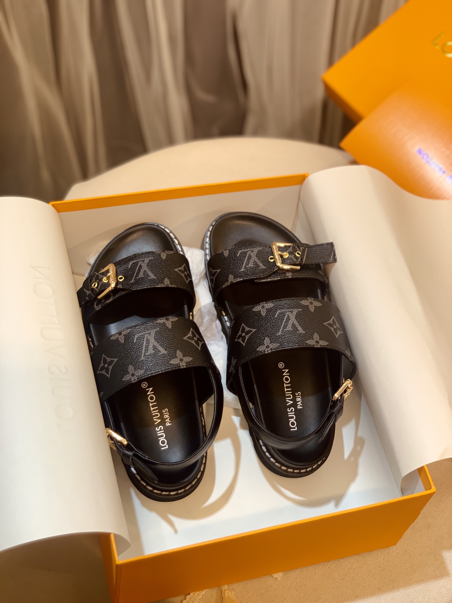 l0*is V*t0n sandals