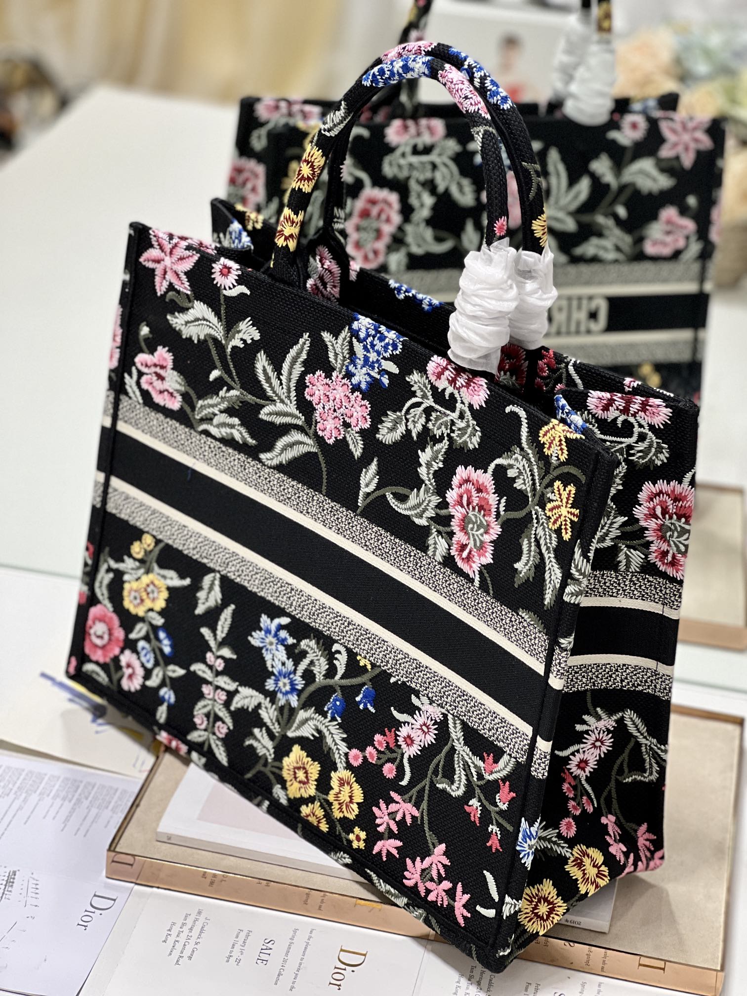 D*or book tote