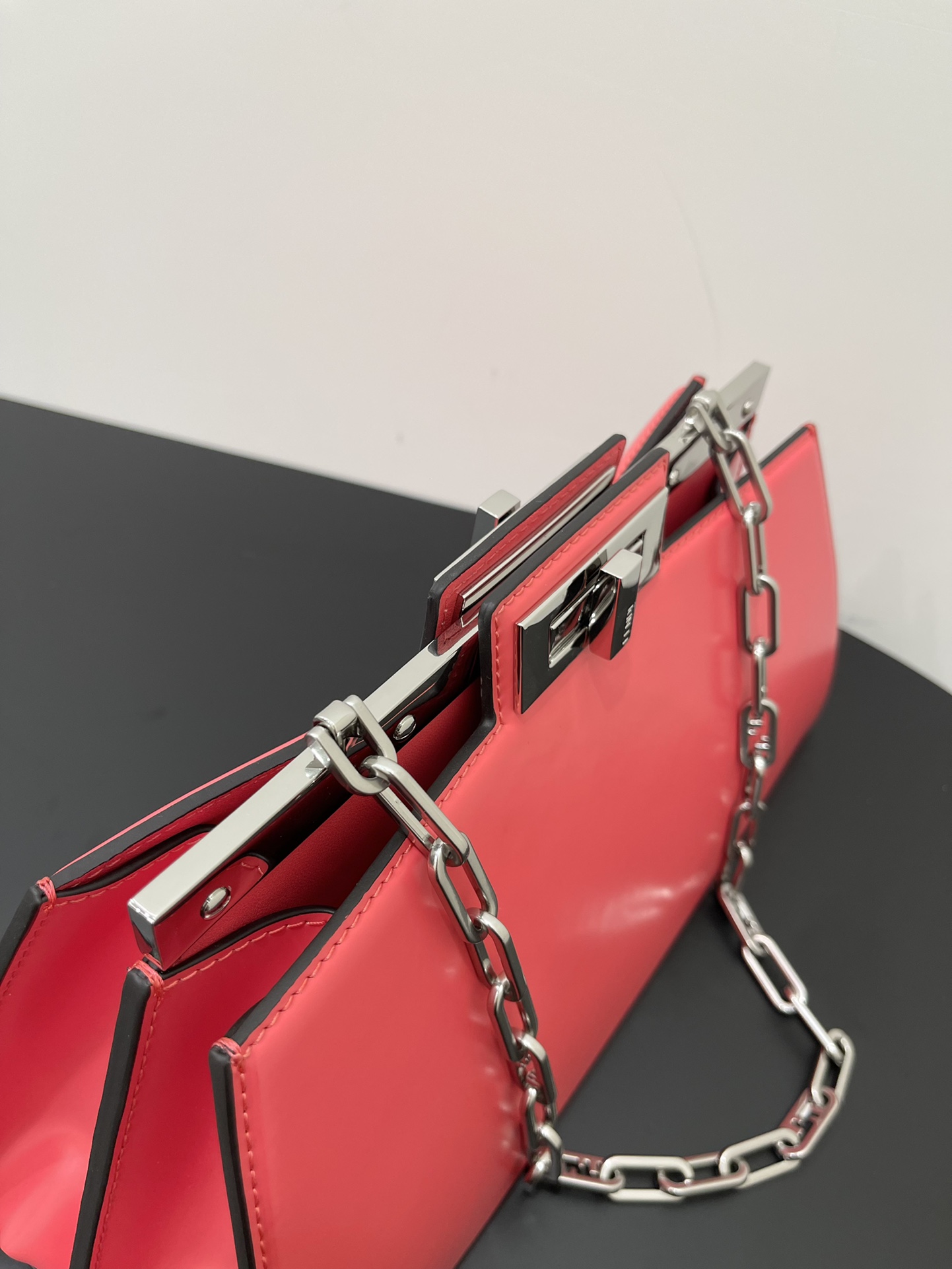 F**di peekaboo iseeu-34x18.50x11cm