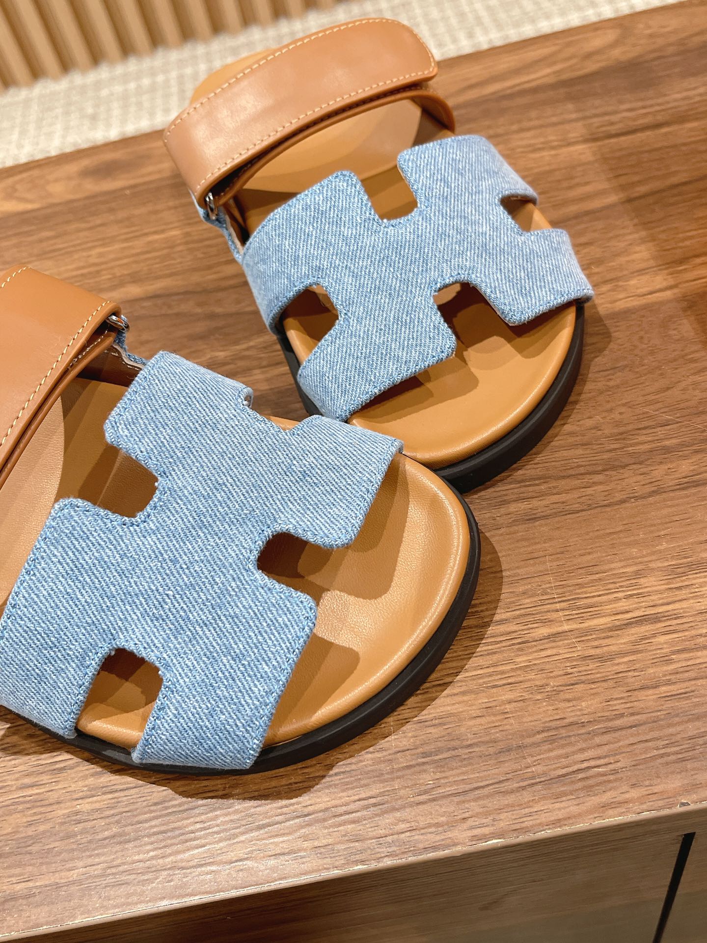 H**mes slides