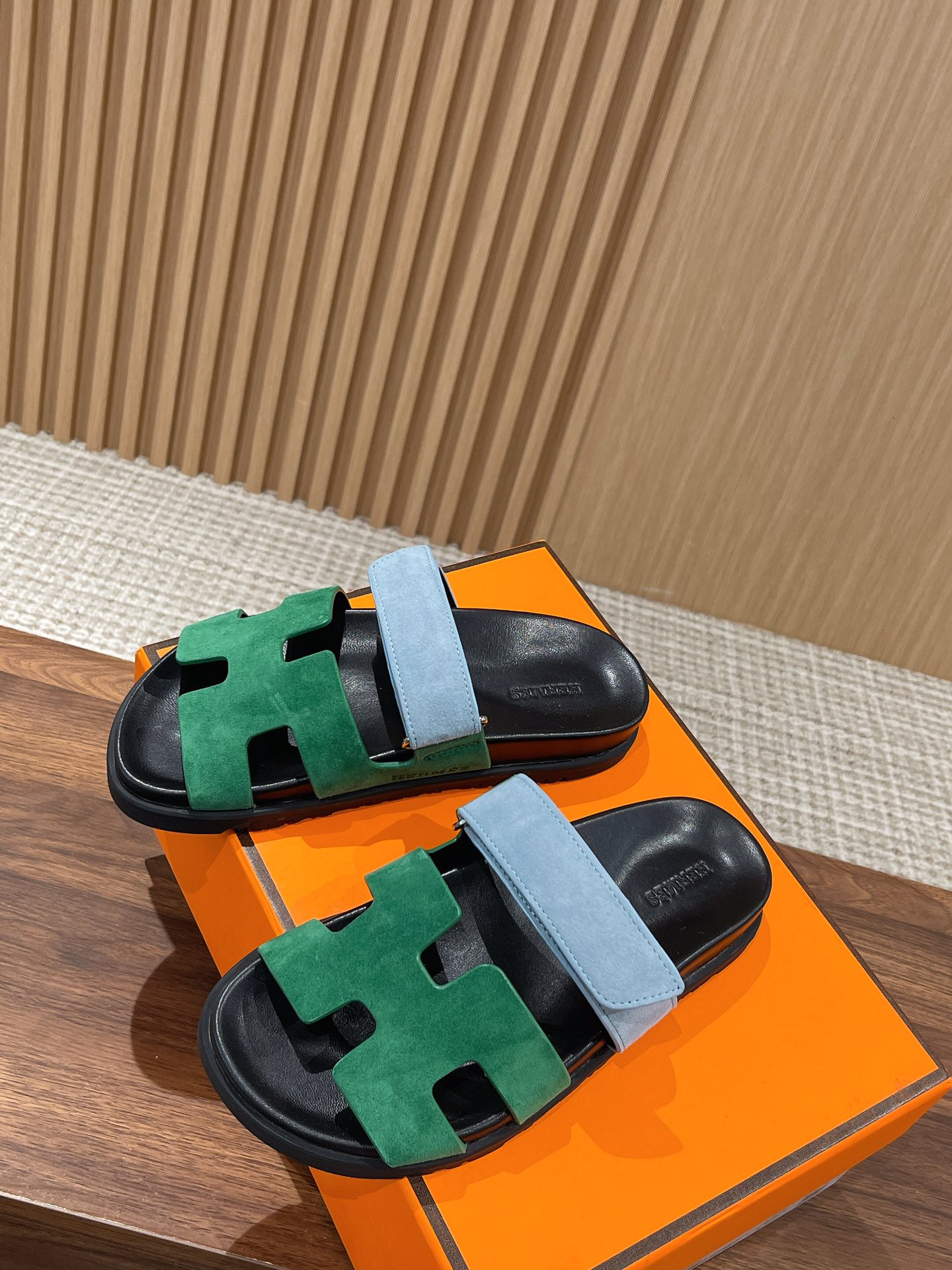 H**mes slides