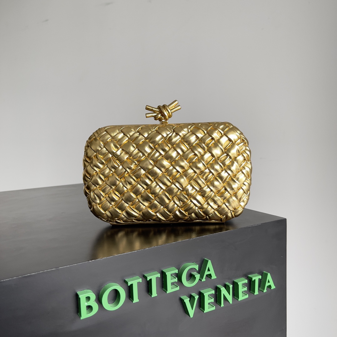 b0tte*a Ven*ta cassette bag-20.5*6*12.5cm