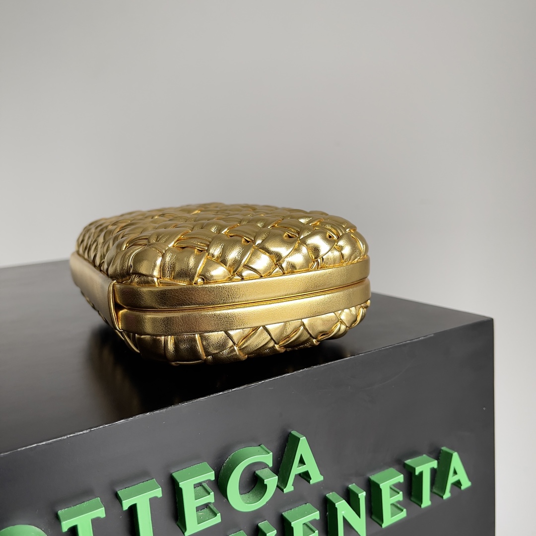 b0tte*a Ven*ta cassette bag-20.5*6*12.5cm