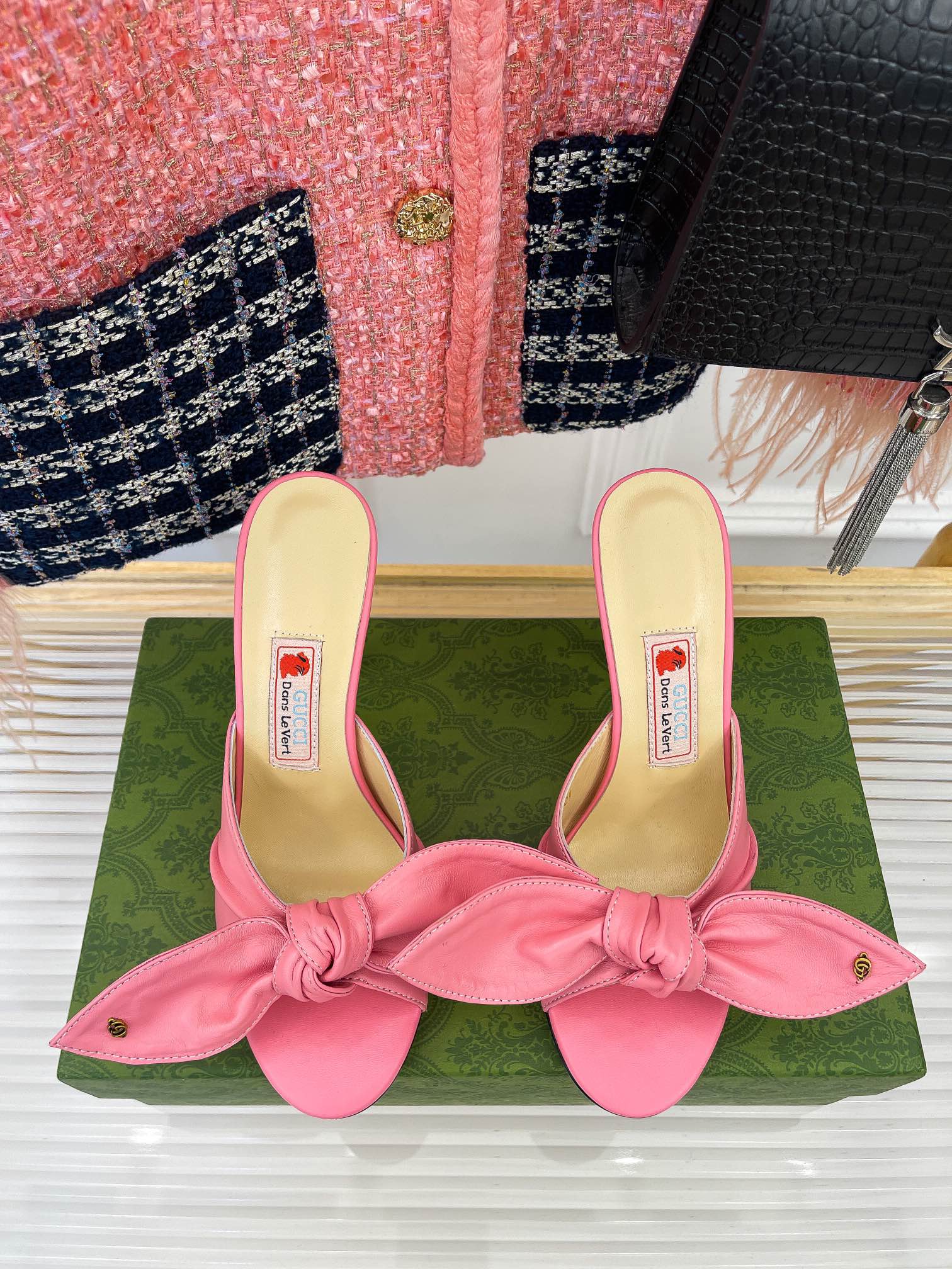 G*u*i slides-8.5cm