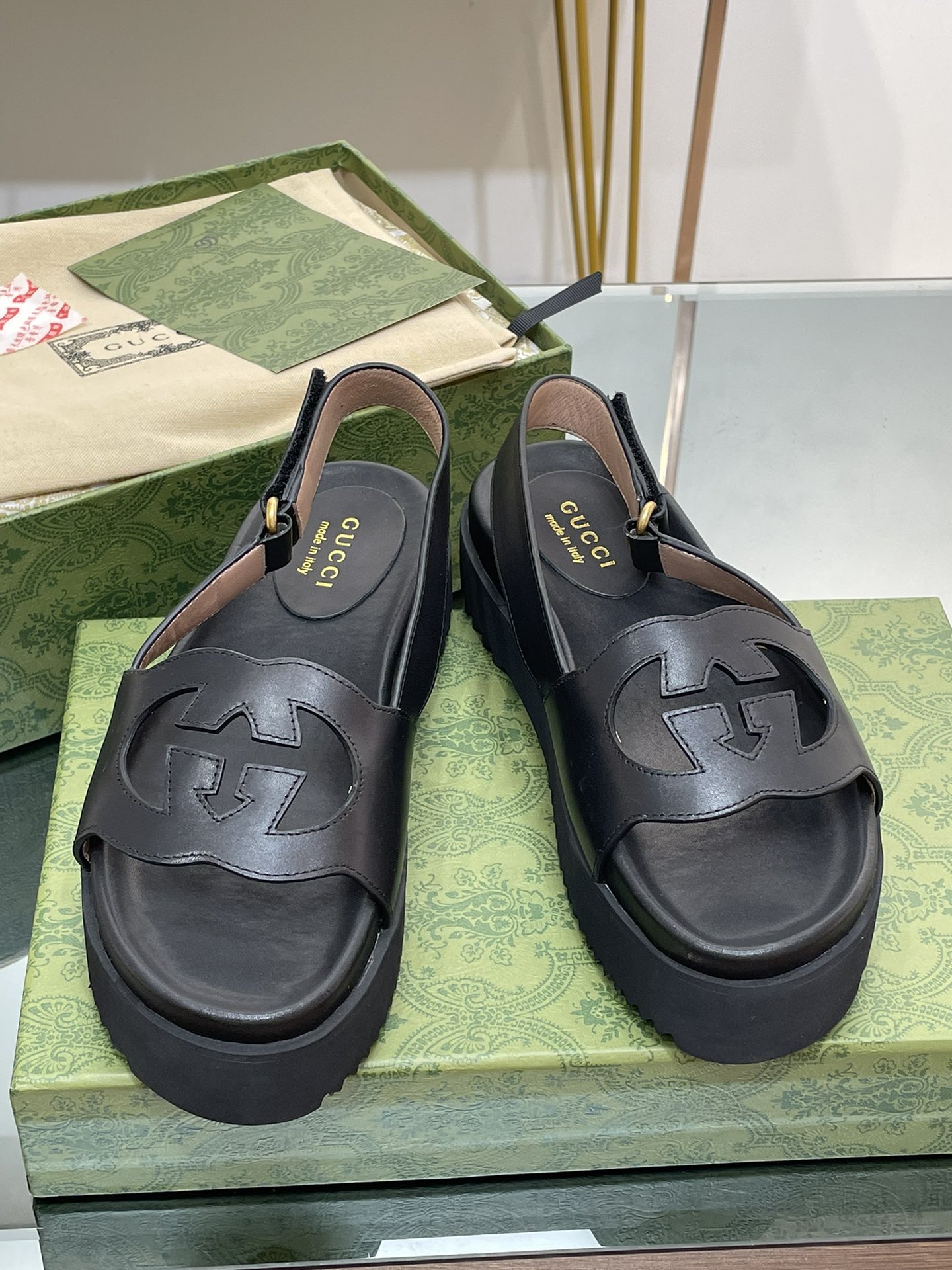 G*u*i slides