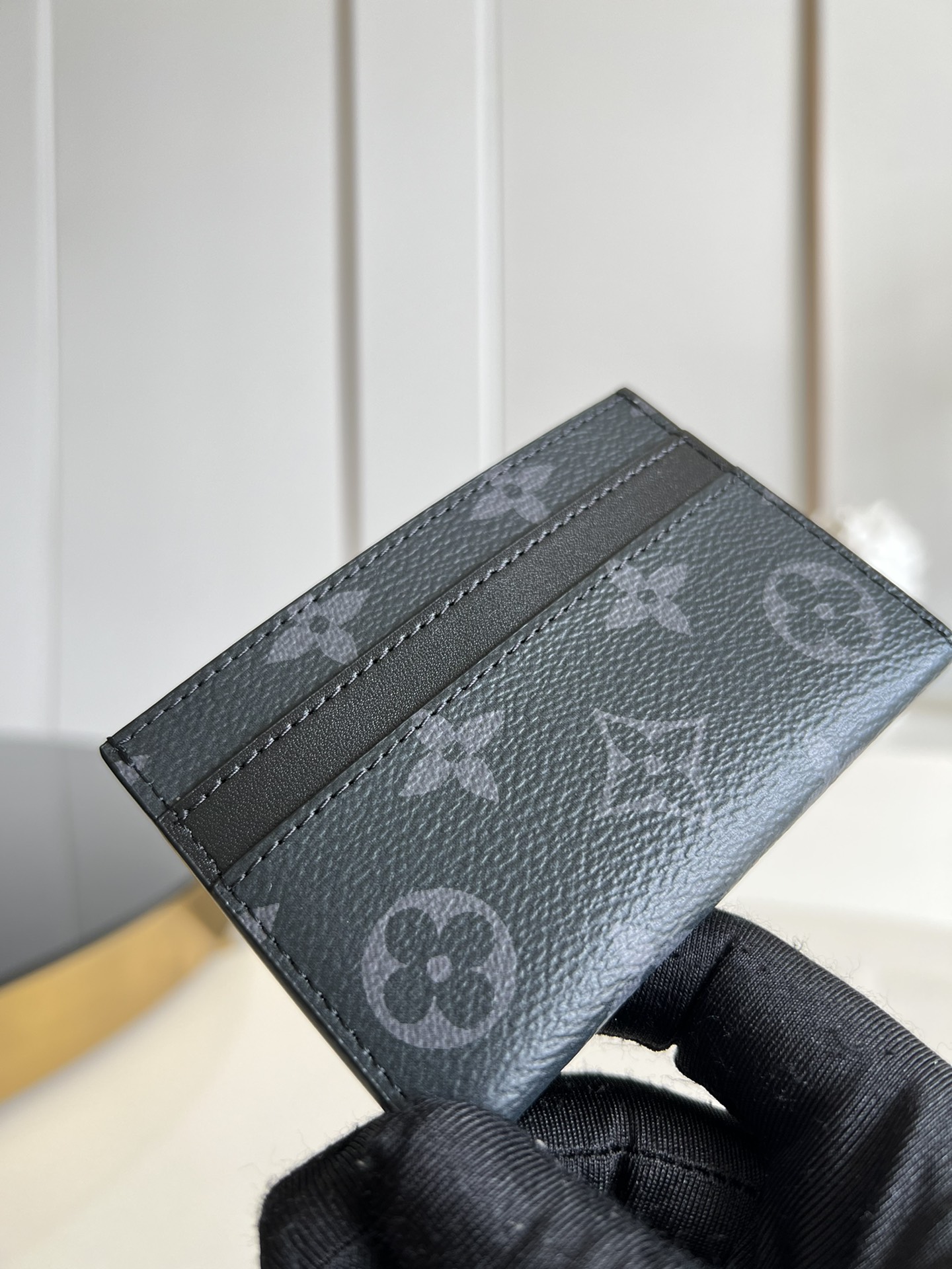 l0*is V*t0n wallet-m62170-11.0x 7.0x 0.6cm