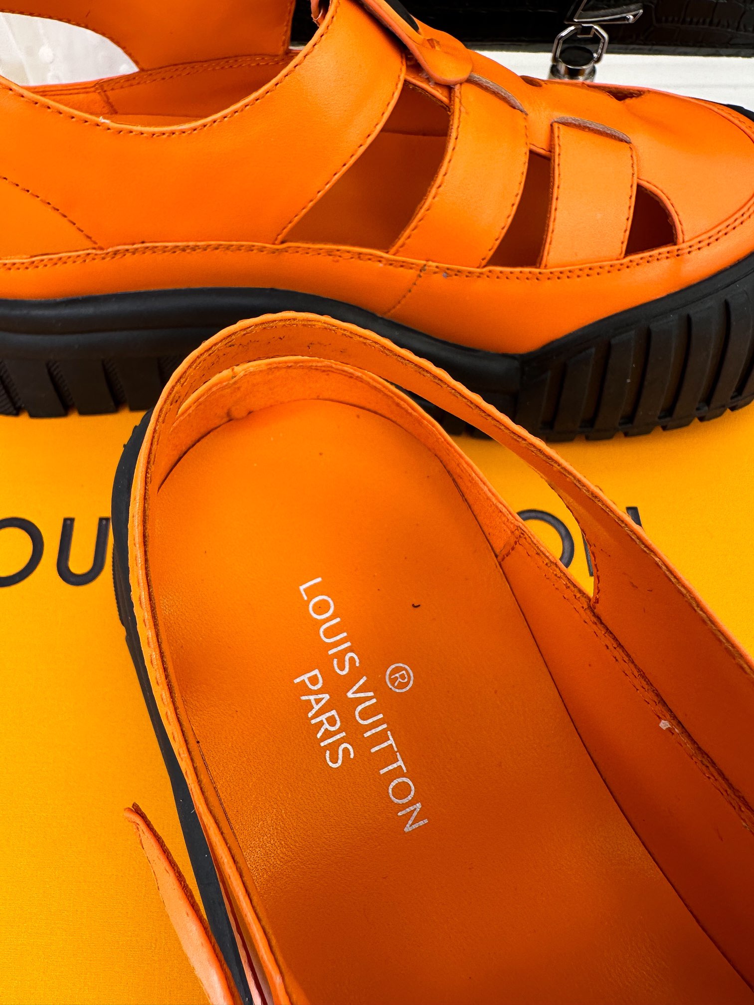 l0*is V*t0n sandals