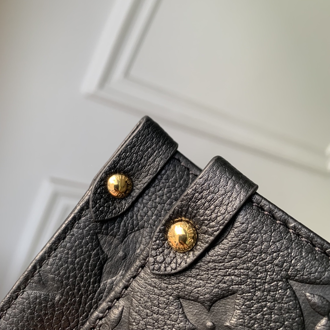 l0*is V*t0n x ykonthego handbag-35 x 27 x 14 cm