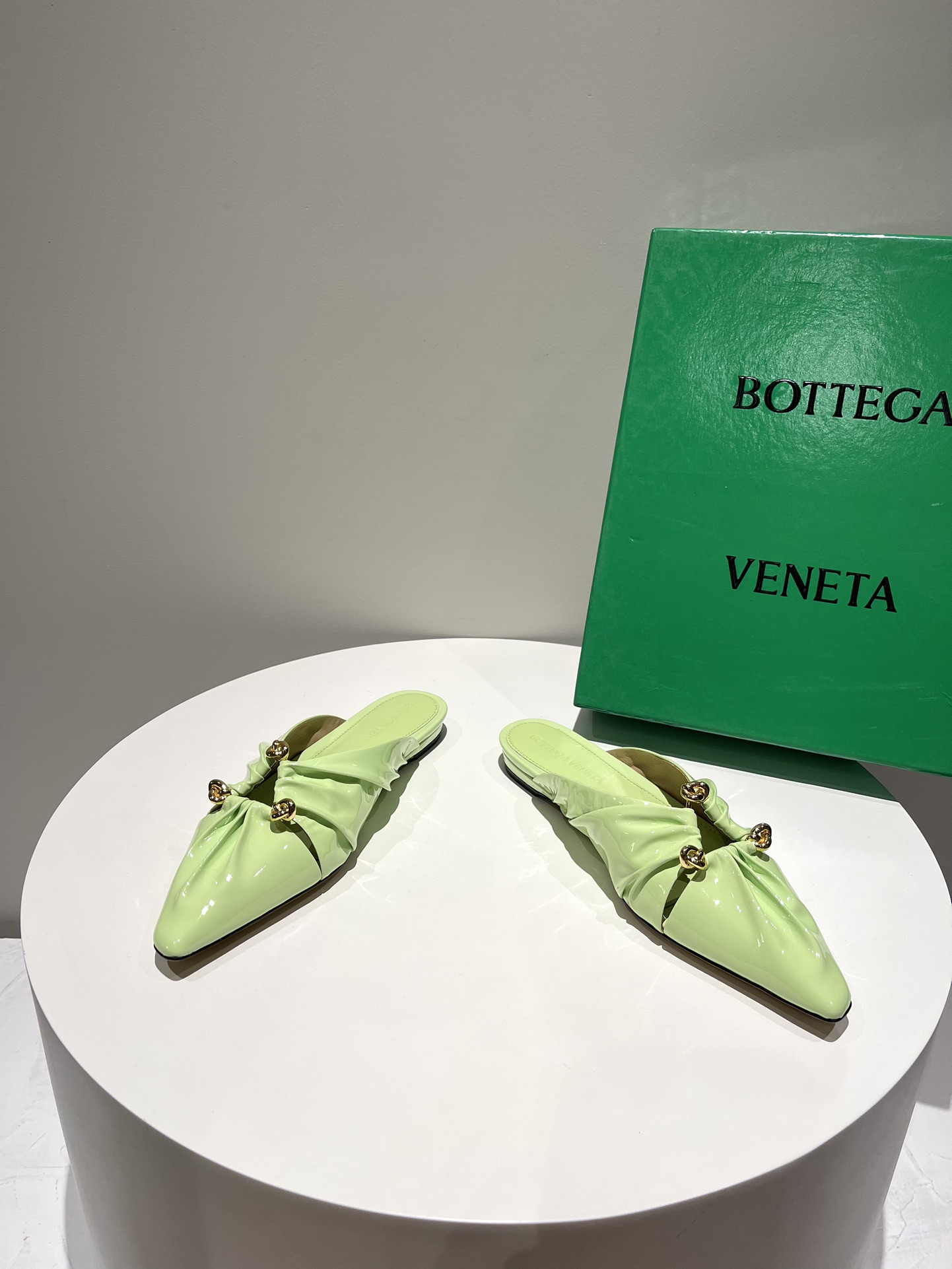 b0tte*a Ven*ta sandals