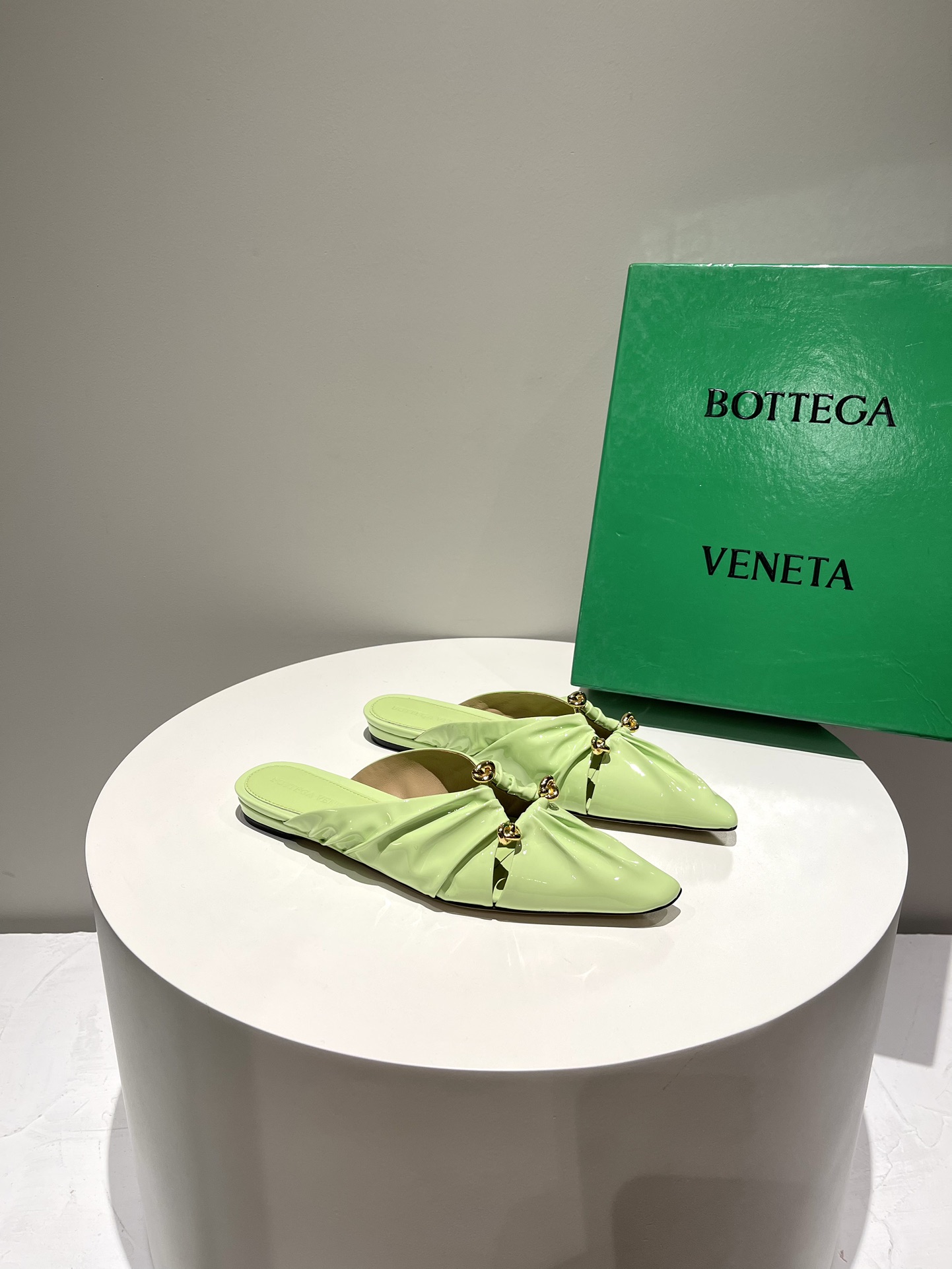b0tte*a Ven*ta sandals