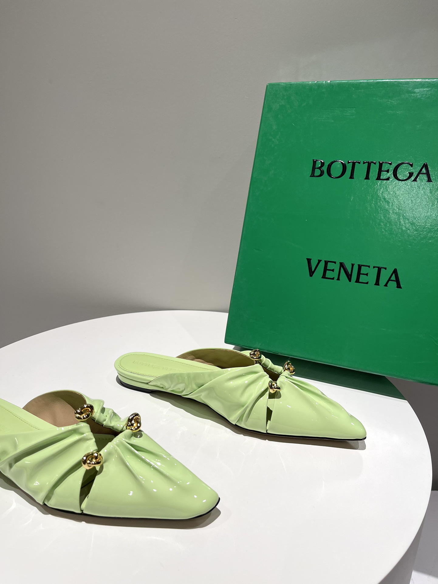 b0tte*a Ven*ta sandals