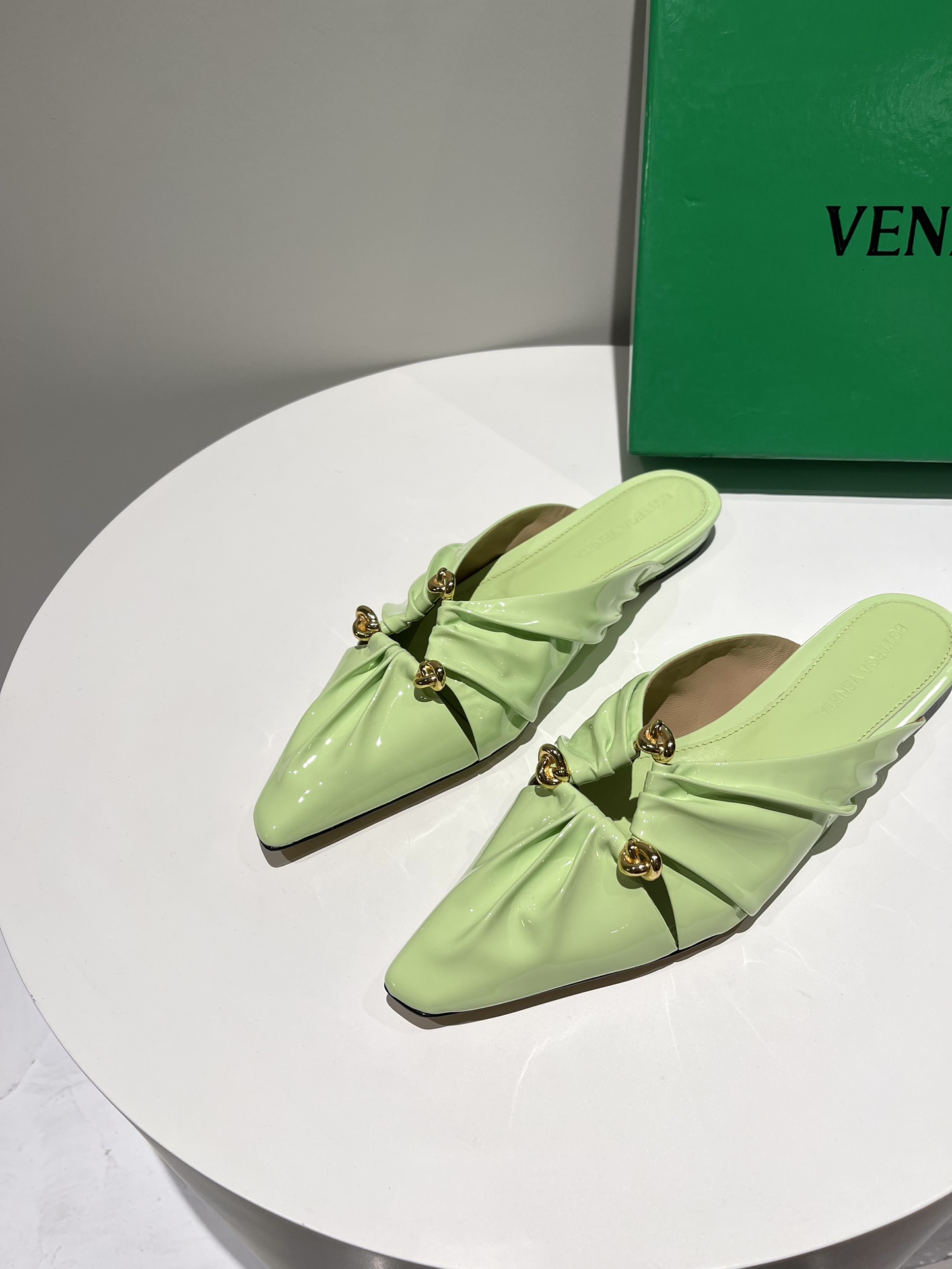 b0tte*a Ven*ta sandals