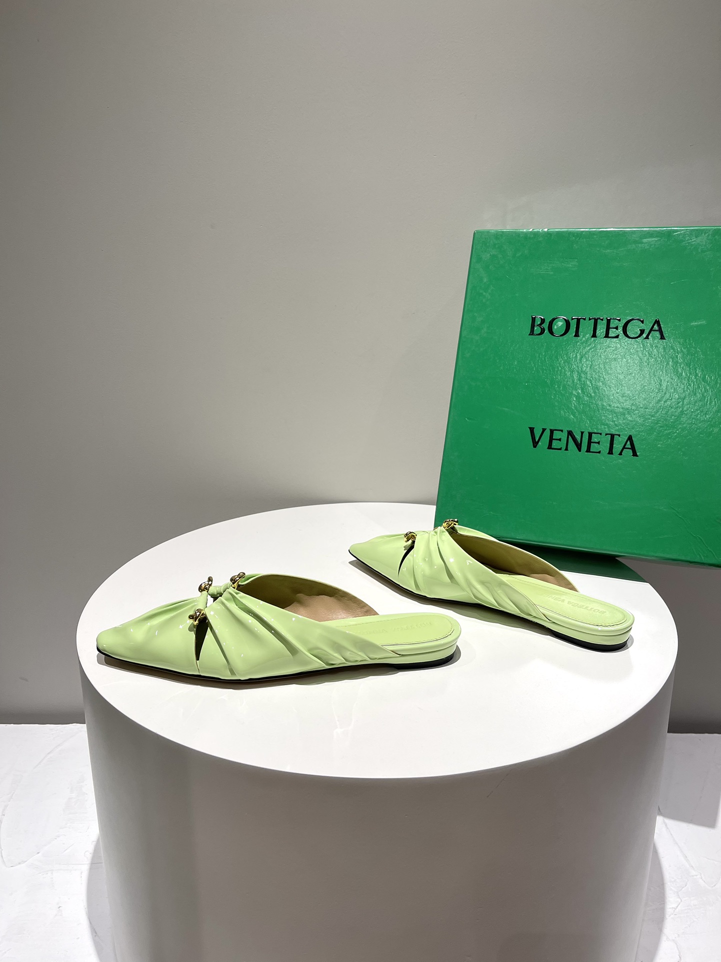 b0tte*a Ven*ta sandals