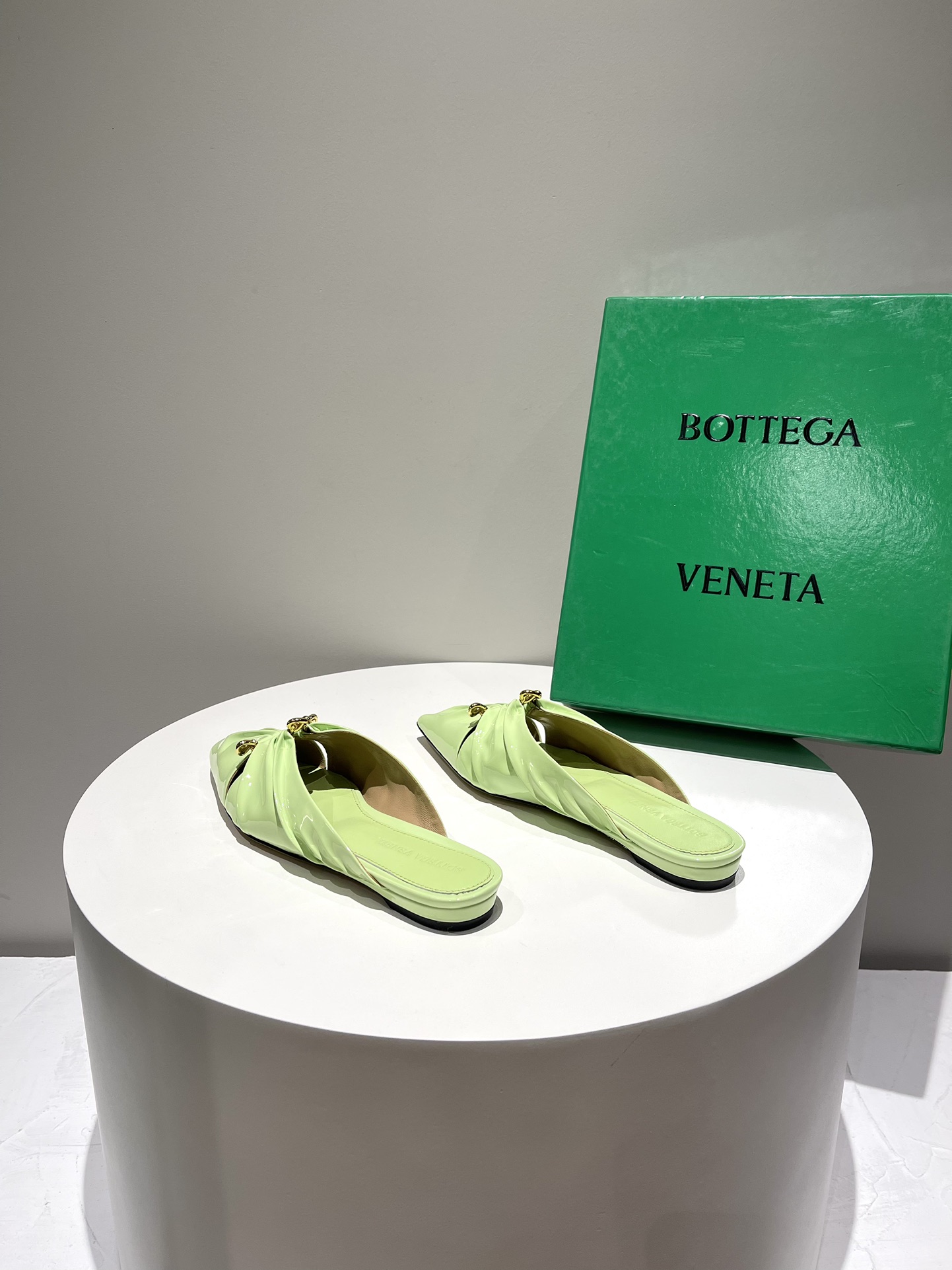 b0tte*a Ven*ta sandals
