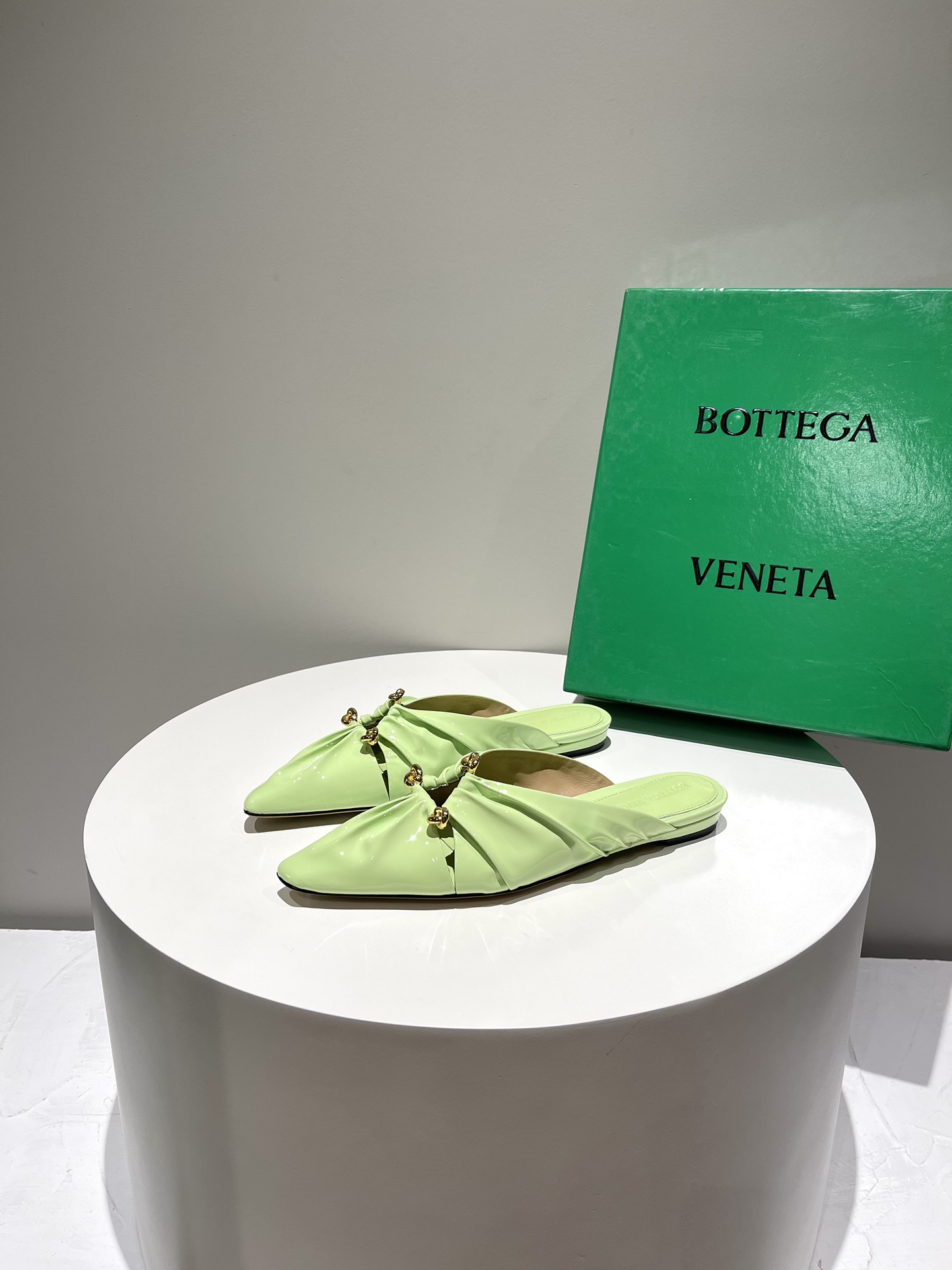 b0tte*a Ven*ta sandals