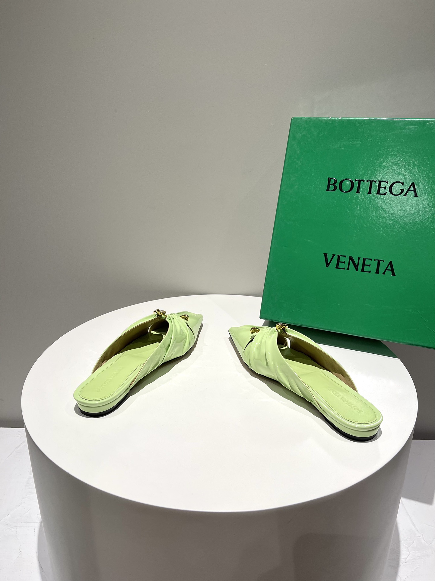 b0tte*a Ven*ta sandals