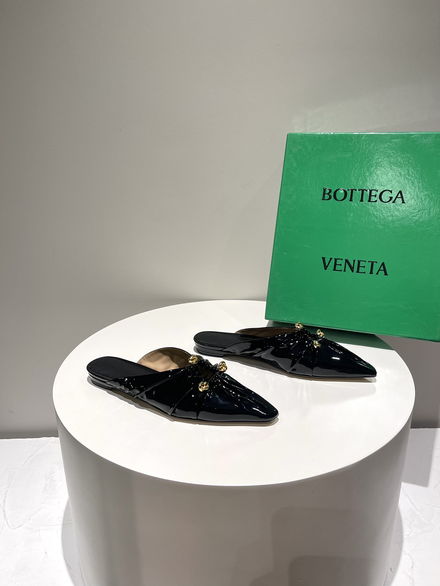 b0tte*a Ven*ta sandals
