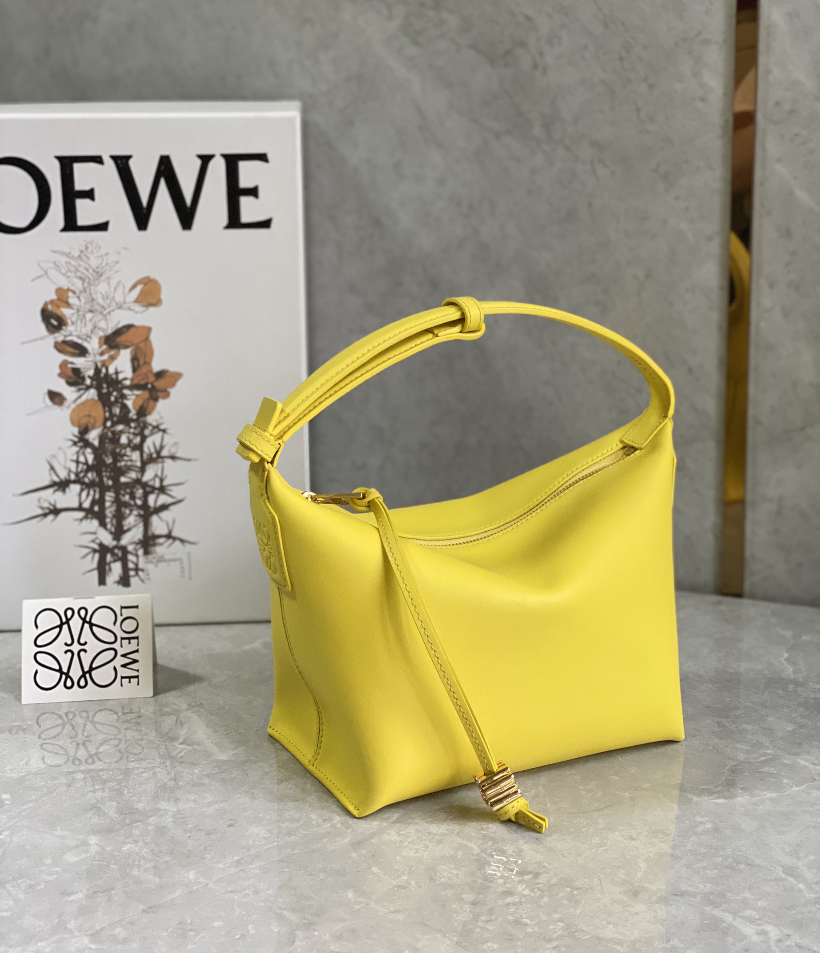 L0ew* cubi bag-20.5×17×12.5cm
