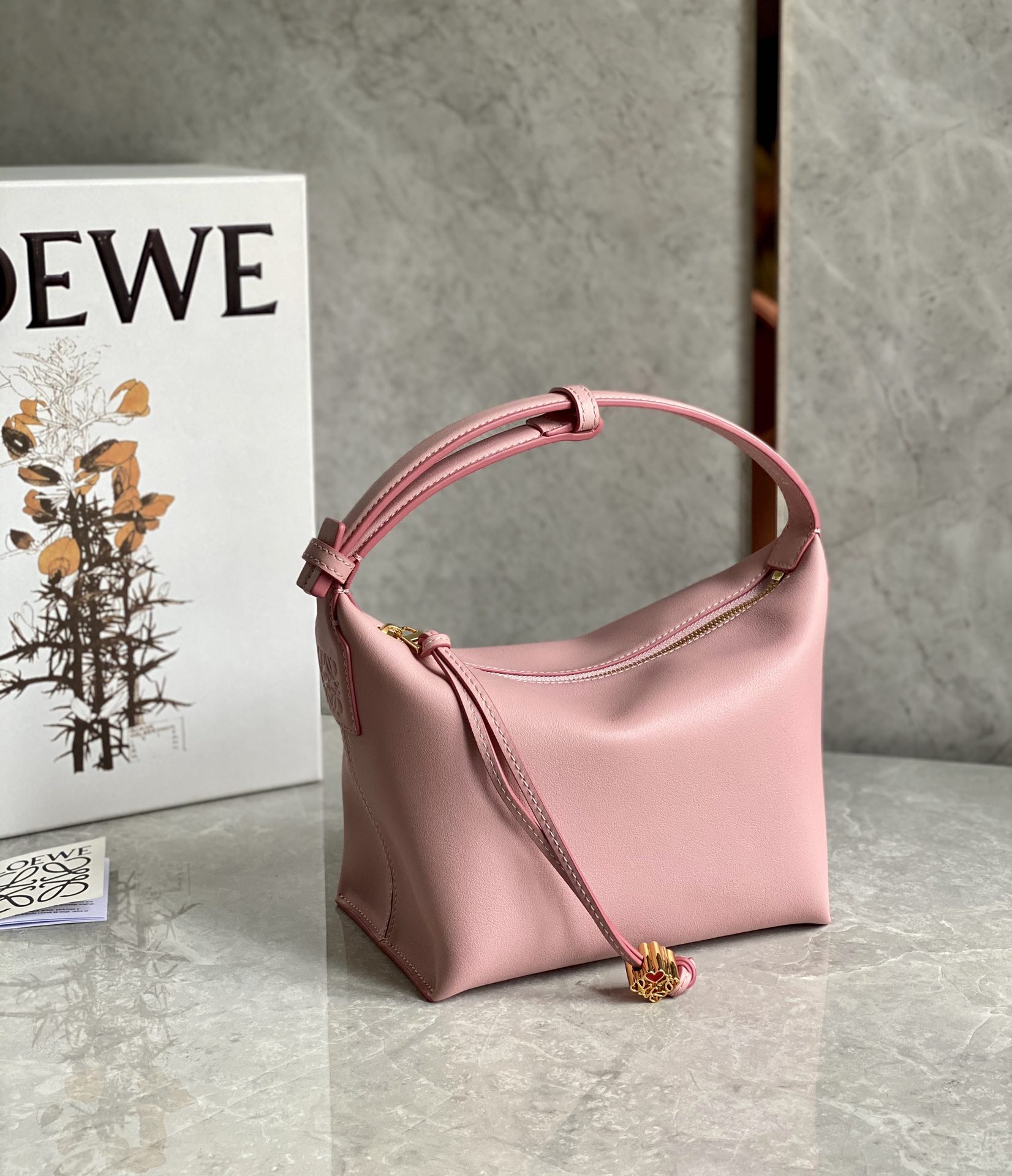 L0ew* cubi bag-20.5×17×12.5cm