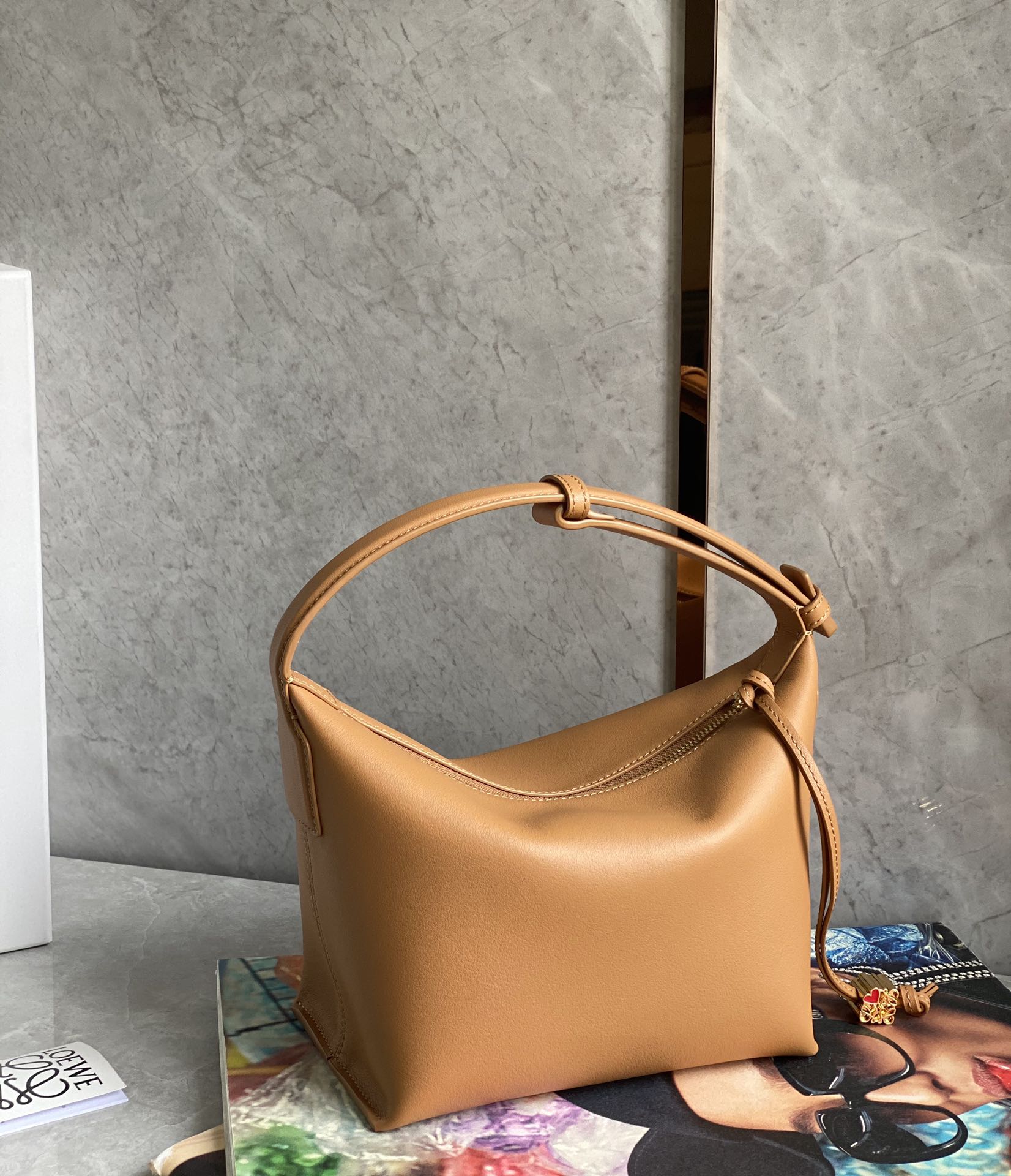 L0ew* cubi bag-20.5×17×12.5cm