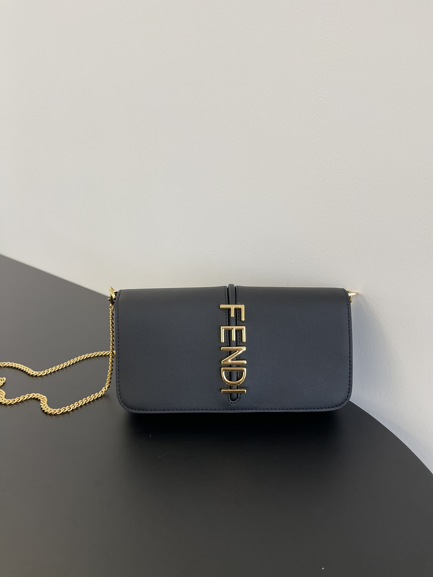 F**di wallet on chain bag-22x5x11cm