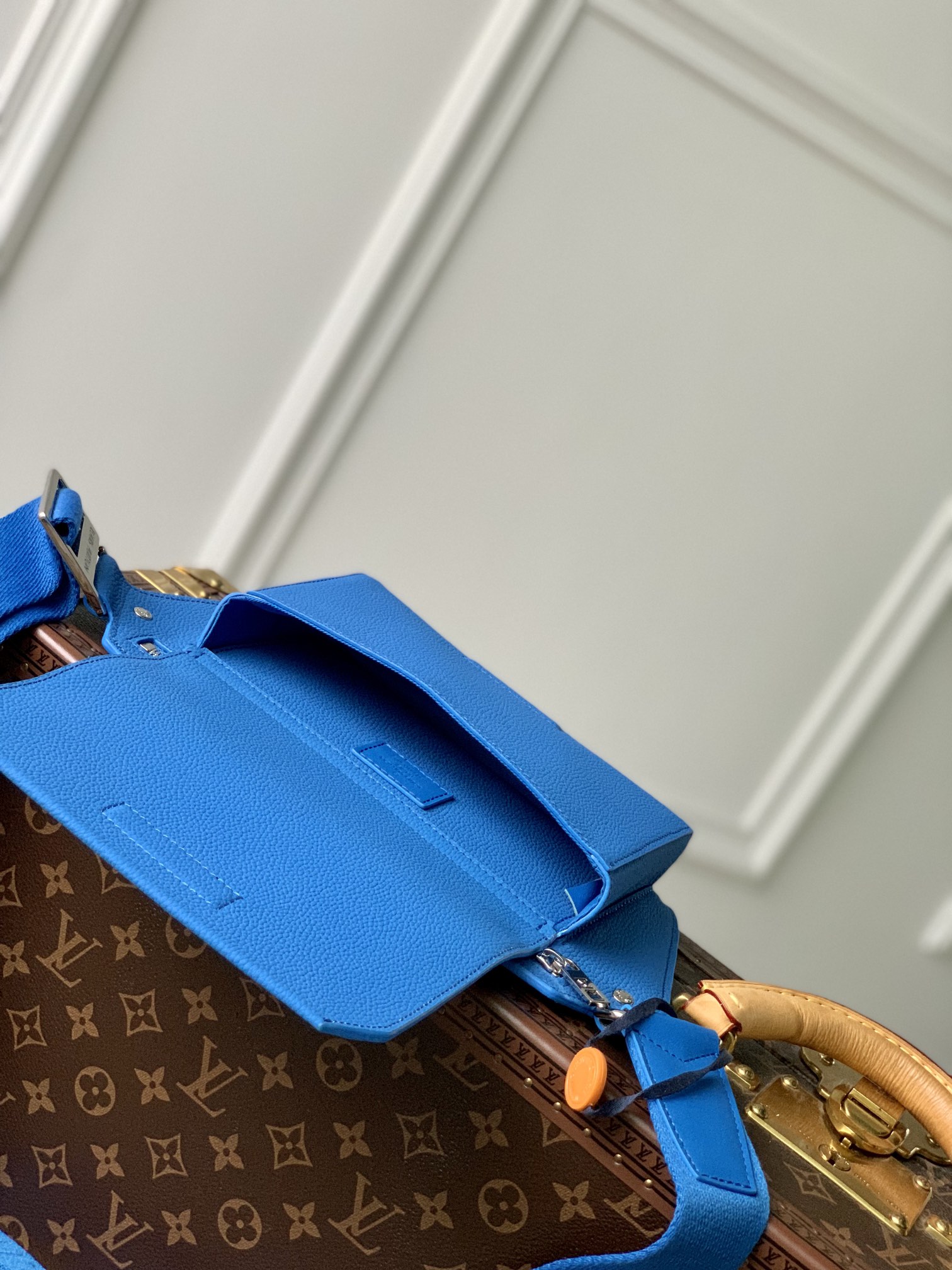 l0*is V*t0n takeoff handbags-30*16*3cm