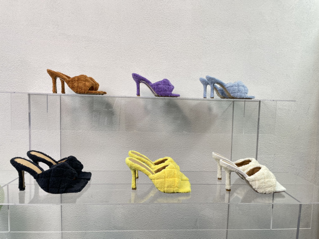 b0tte*a Ven*ta slippers