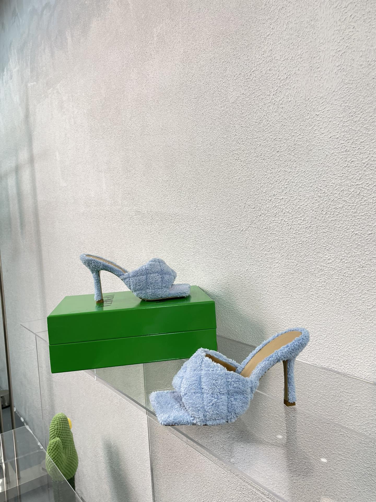 b0tte*a Ven*ta slippers