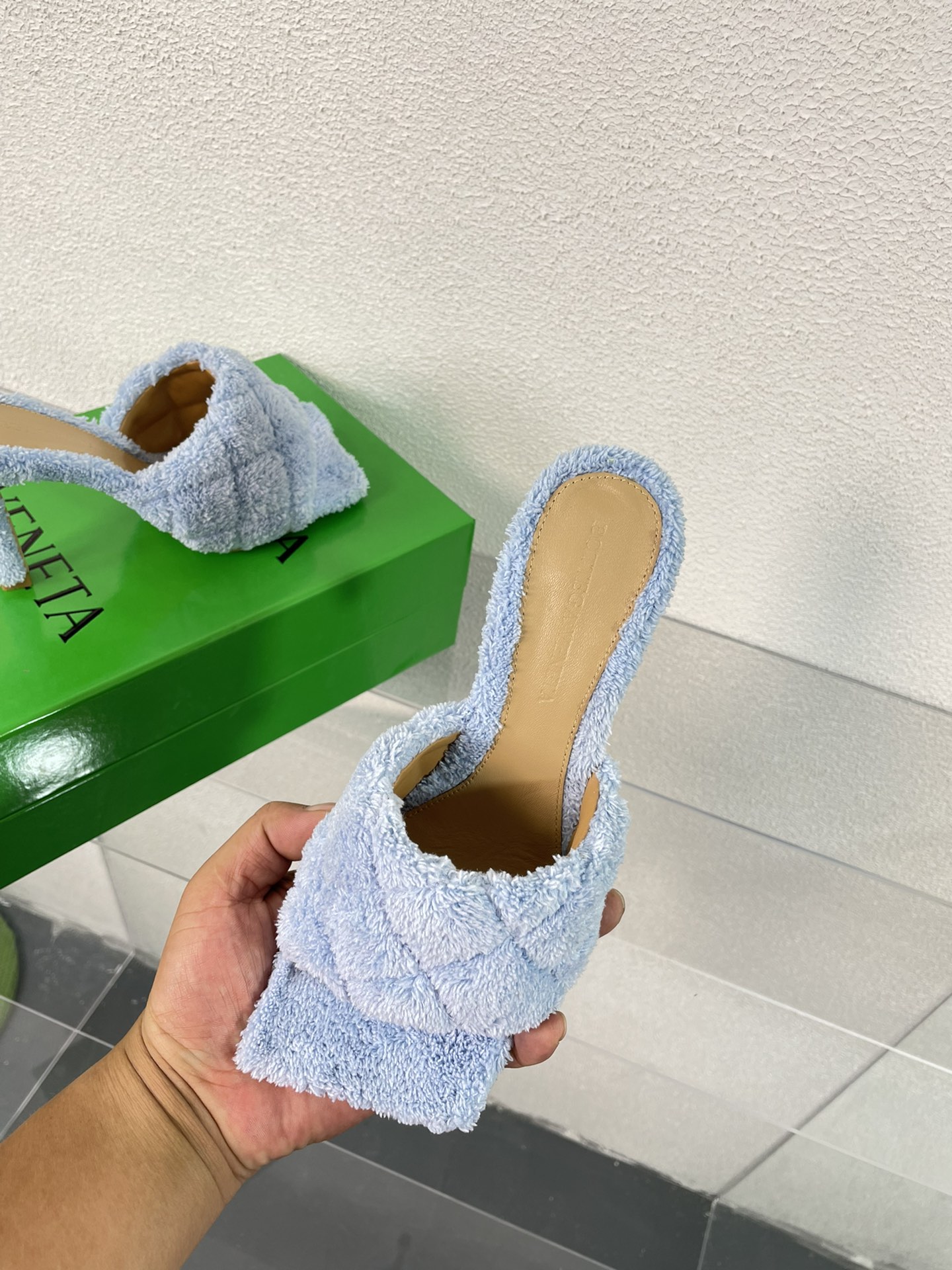 b0tte*a Ven*ta slippers