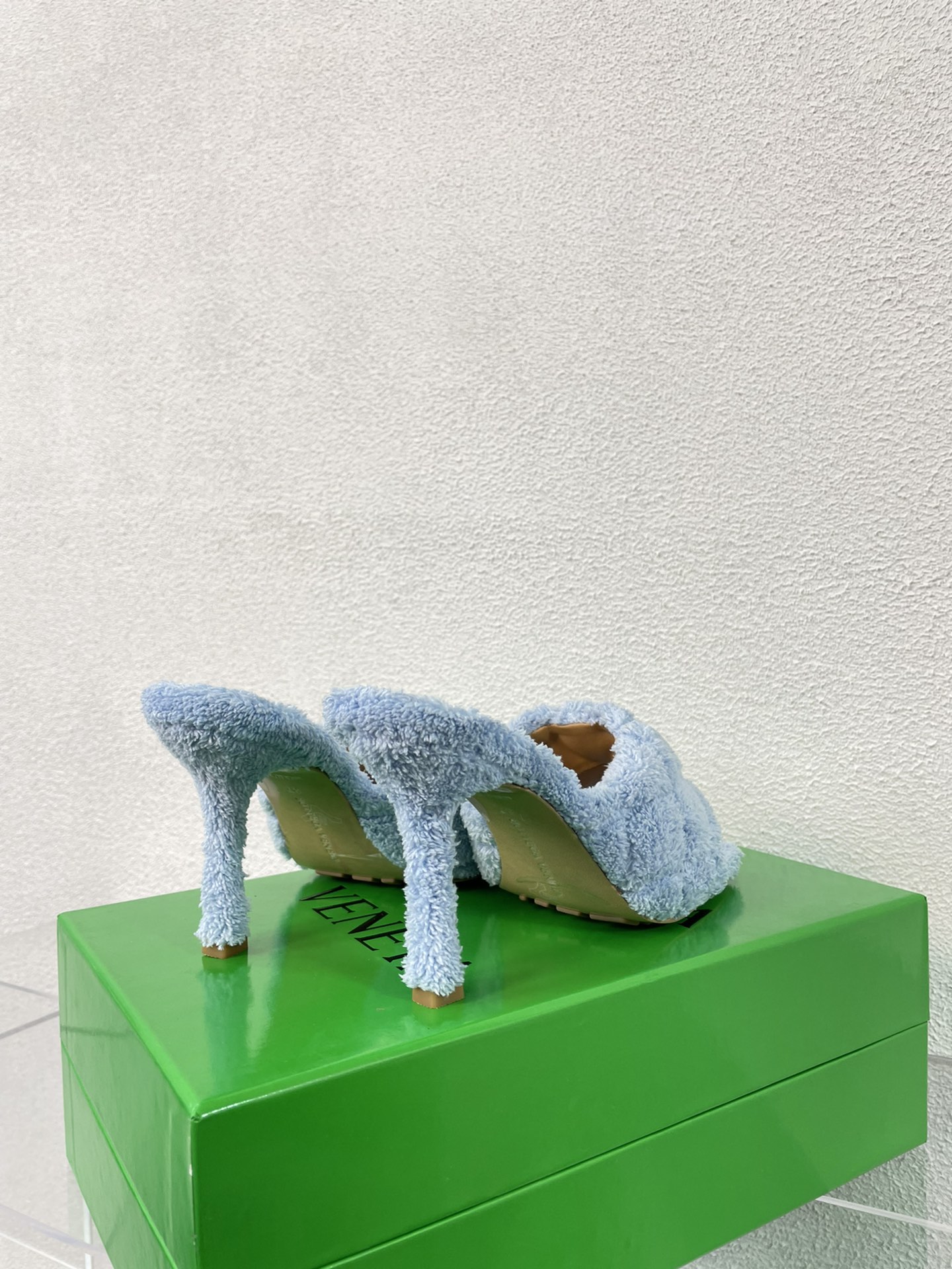 b0tte*a Ven*ta slippers
