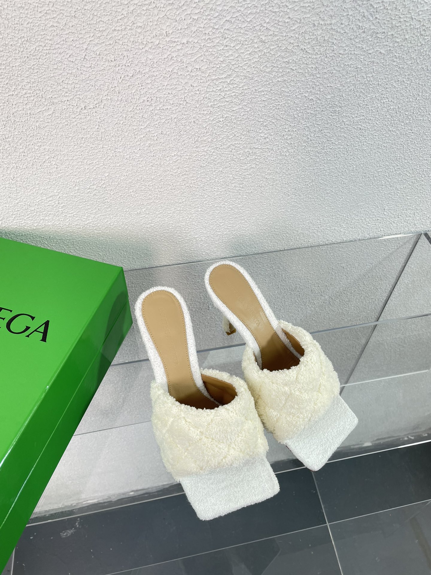 b0tte*a Ven*ta slippers