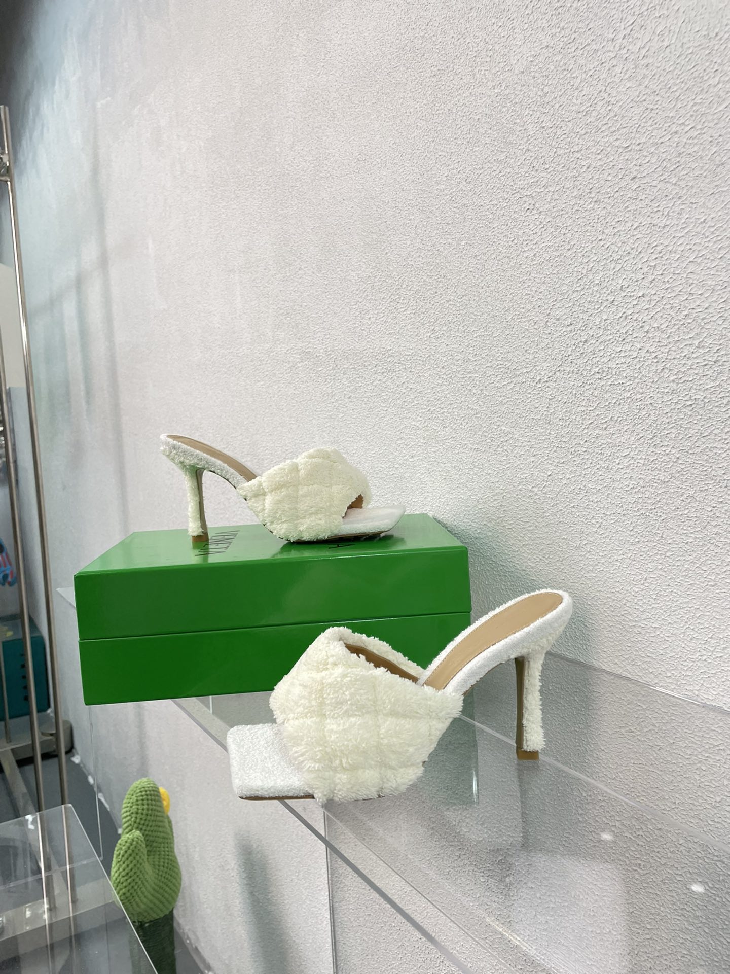b0tte*a Ven*ta slippers