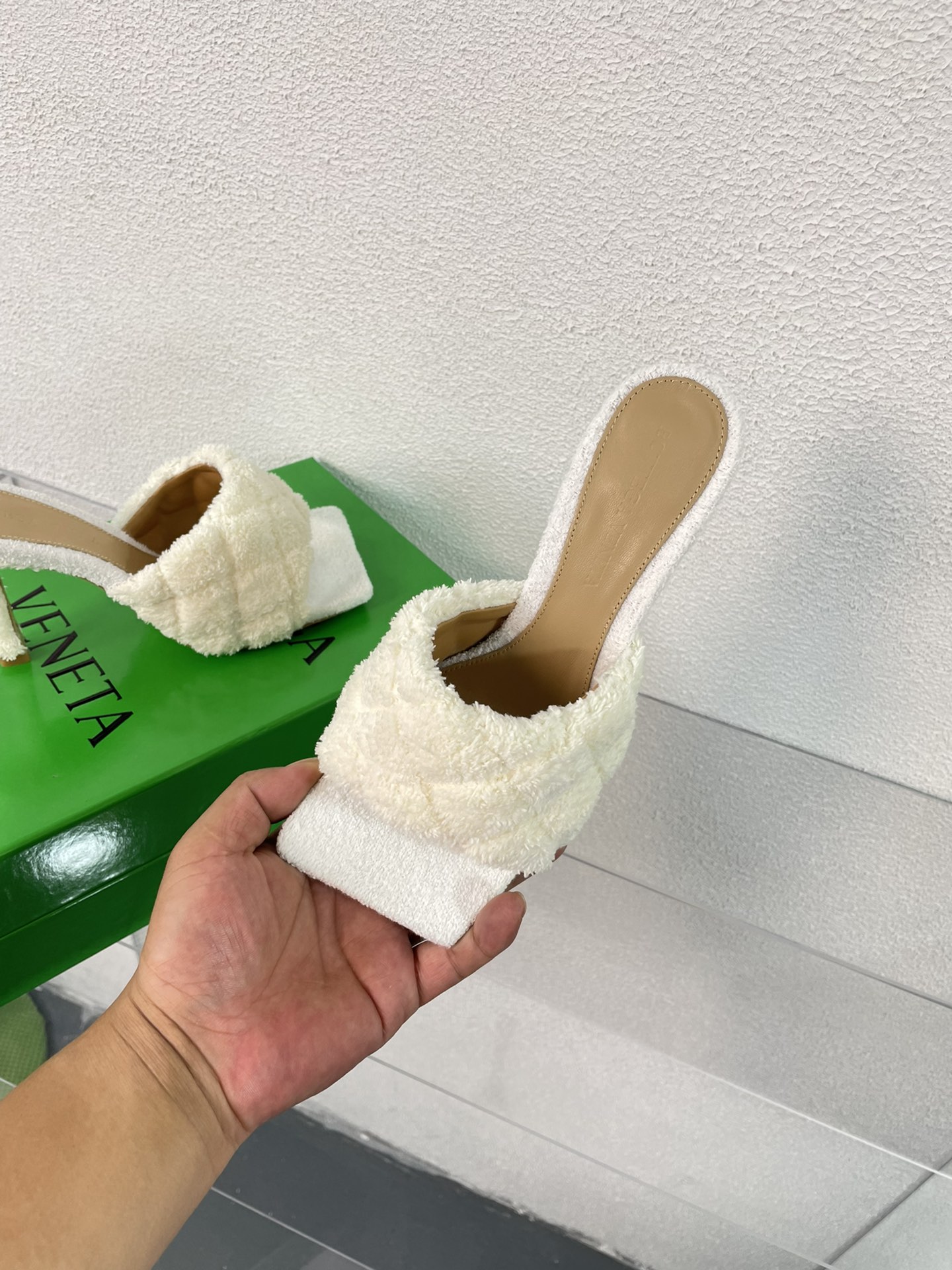 b0tte*a Ven*ta slippers